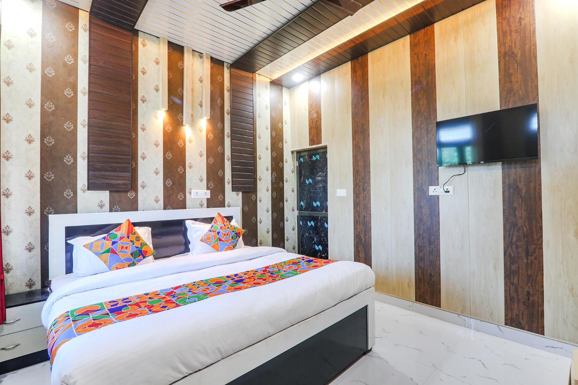 Fabhotel Uma Yugul Ayodhya Exteriör bild