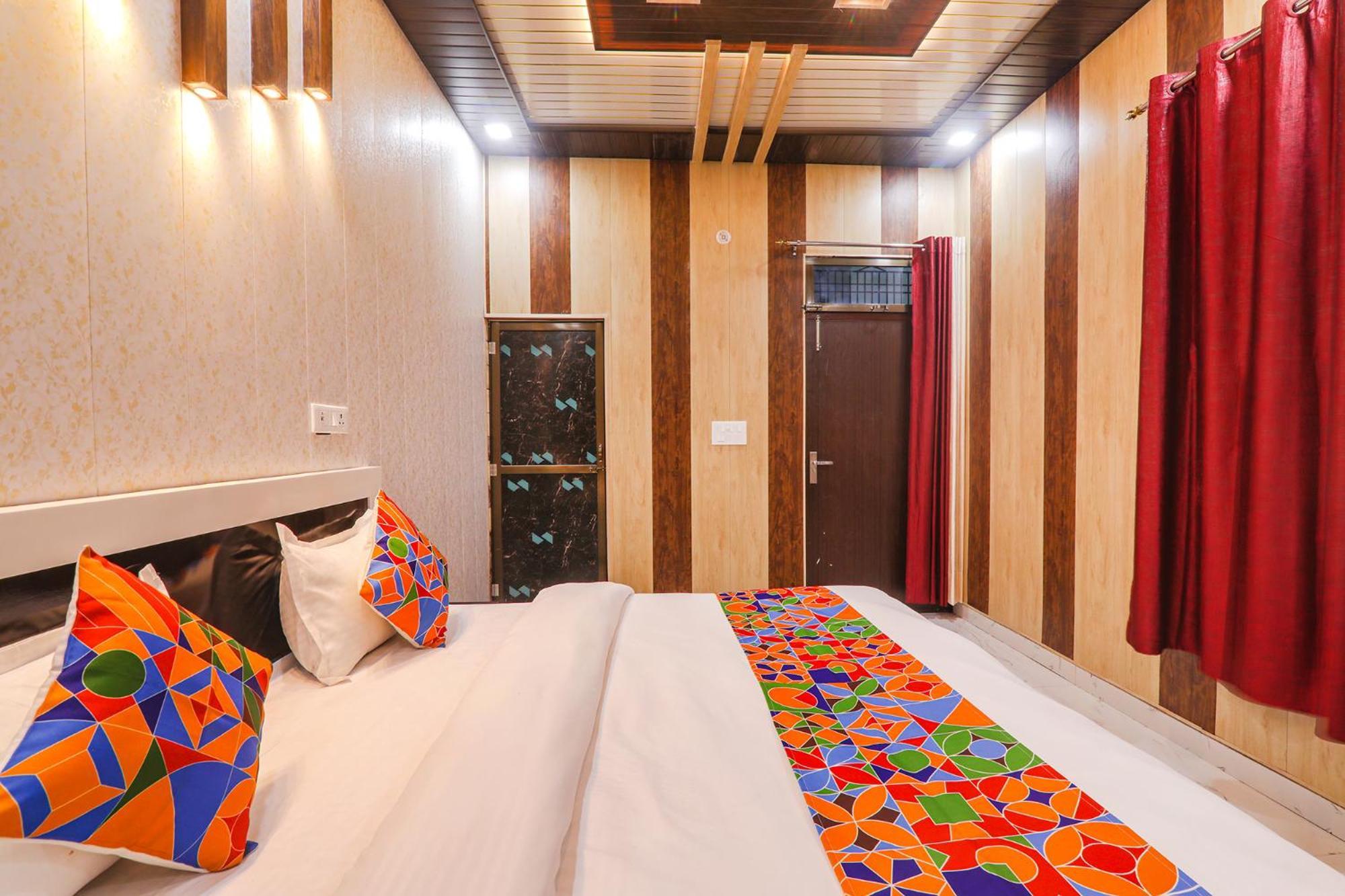 Fabhotel Uma Yugul Ayodhya Exteriör bild