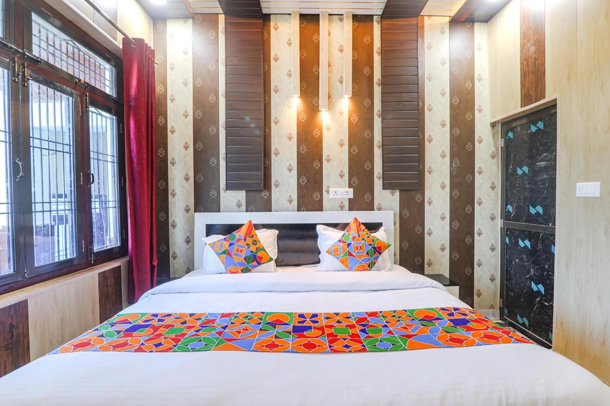 Fabhotel Uma Yugul Ayodhya Exteriör bild