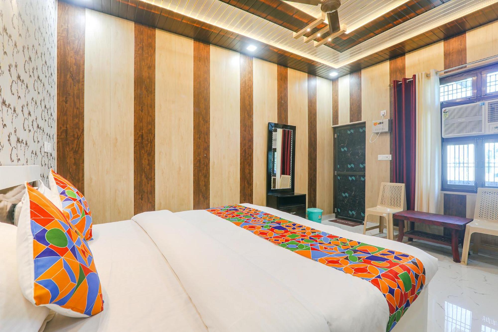 Fabhotel Uma Yugul Ayodhya Exteriör bild